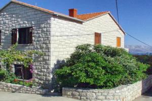 Apartments by the sea, Brac - 737, Postira