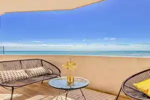 797 Holiday Rentals - Benalbeach- Moderno piso para 5 con vistas al mar Apartments, Torremolinos