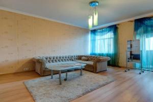 Apartments with three rooms on Shevchenko blvd, Kiev