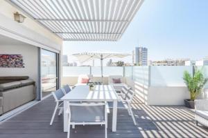 Skylight 3BR in Bograshov by HolyGuest, Bnei Brak