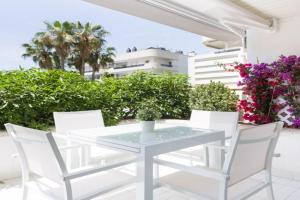 SITGES POOL & SEA TERRACE Luxury, comfort, unbeatable location Apartments, Sitges