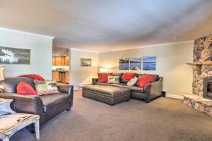 1 Block to Downtown Cozy Condo by Mirror Lake Apartments, Lake Placid