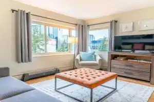 Eclectic Downtown & Cap Hill King bed & Kitchen Guest house, Seattle