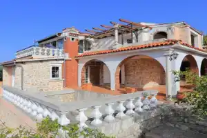 Apartments by the sea, Trogir - 18674, Vinisce