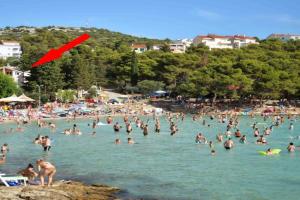 Apartments by the sea - 18737, Betina