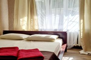 2-kimnatna u tsentri na Oleksandra Polya, shpital, 16likarnya Apartments, Dnipropetrovsk