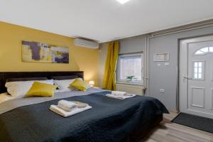 DuMalux Room, Subotitsa
