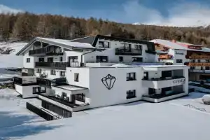 Crystal Lake Apartments, Solden