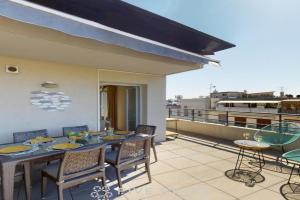 LUXURY BEACH five STARS HOLIDAY HOUSE, Nice