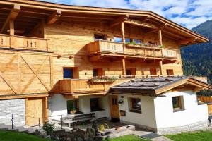 Landhaus Löberbauer Mini-hotel, Tux