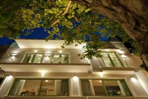 The Tree Apartments, Skiathos Town