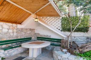 Gorgeous Apartment In With Wifi, Tice