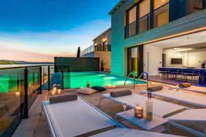 Villa Sol del Mar III, Slano