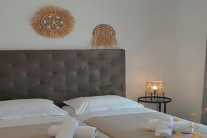 Maria Studios, Parikia