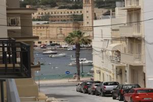Modern Two Bedroom Sea View Apartment, Marsaskala