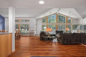 1 Colonial Bikes to Explore Guest house, Sunriver