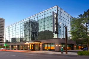 The Westley Downtown, Tapestry Collection By Hilton Hotel, Calgary
