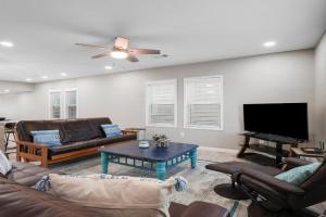 Galveston Escapes - Walk to Beach and Restaurants Guest house, Galveston
