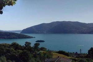 CasaDolcelago Villa con Giardino Vista Lago Private Parking, Marone