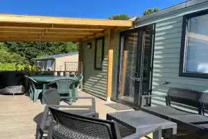 Mobilhome tout confort R10 domaine de lanniron Guest house, Quimper