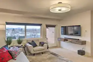 Chic Apartment - 1 Block Off West Main St!, Bozeman