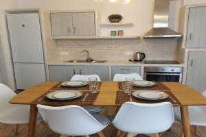 Παραδοσιακό σπίτι εντός της Χώρας της Ίου Guest house, Mylopotas
