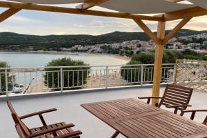 Overwave Apartment, Kavala