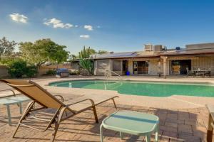 5 Mi to ASU! Family Getaway with Patio and Fire Pit Guest house, Phoenix