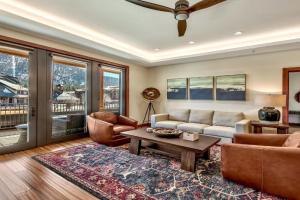 Luxury Three Bedroom Residence steps from Heavenly Village condo, Stateline
