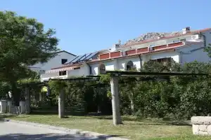 Apartments Fam Tomasic, Baska