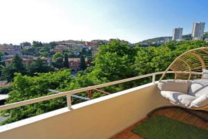 Balcony 4 bedroom apartment by Book-Rijeka, Rijeka