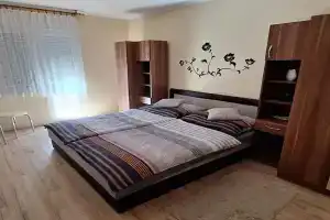 Lea apartman, Harkany