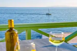 Corali Suites Andros, Batsi