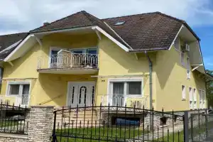Arany Apartman, Harkany
