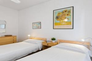 Aci Castello Seaview Apartment with Parking, Aci Trezza