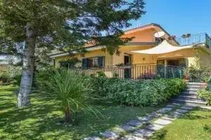 Amazing Apartment In, Trecastagni