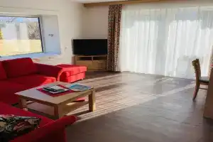 Apartmenthaus Florian, Lam