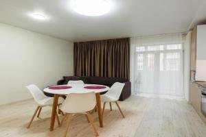 Apartamenti na Zhasminoviy v parkoviy zoni, Lvov