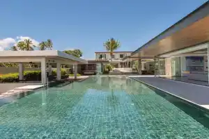 Exclusive Sea Renity A Beachfront Villa Retreat Sleeps 12 Adults and 6 Kids, Laem Sor