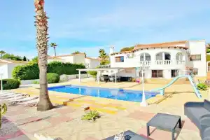 Aaron - holiday home with stunning views and private pool in, Calpe