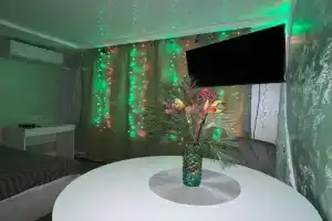 Posutochno! Sovremennaya smart- m. Dvorets sporta, Olimpiyskaya. Apartments, Kharkiv