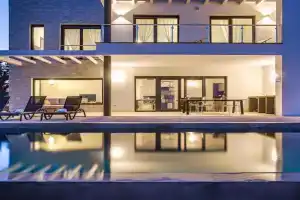 Villa Kalu 1, Krnica