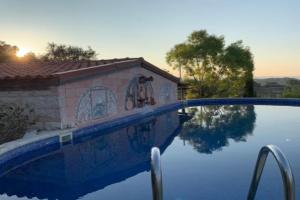 Cosmema House 1 Hot tub and swimming pool villa, Stroumbi