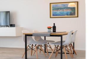 Two Flowers Luxury Apartment, Supetar