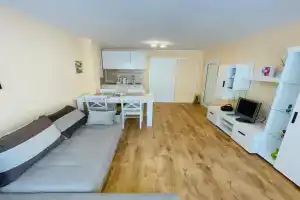 Elegantna staya za gosti Stefi v tsentra na Kazanlk, Parter Apartments, Kazanlak