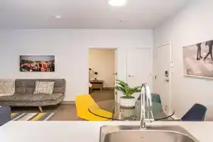 New Urban and Well Located 1 Bedroom Apartment by Den Stays, Laval