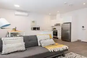 New and Perfectly Located 1 Bedroom Apartment by Den Stays, Laval