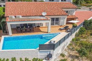 4 Bedroom Stunning Home In Brodarica, Zablace