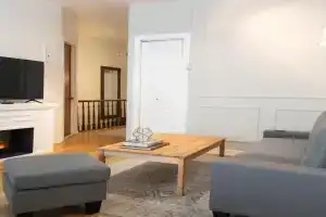 Heart of MTR for Memorable Experience 7minMetro 2 backyard Fully Equipped Guest house, Montreal