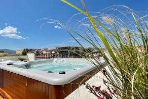 Home Avenue Luxury Townhouse, Olbia